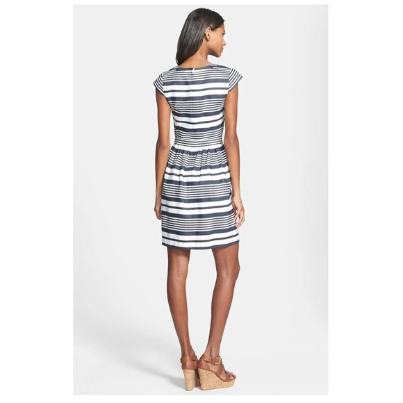 Betsey Johnson Pleated Dress Sz 6 - Picture 2 of 8